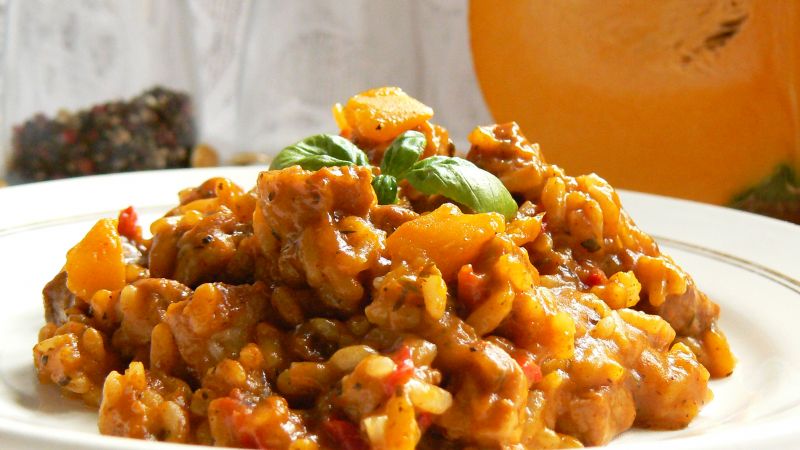 Łopatka duszona z dynią i ryżem