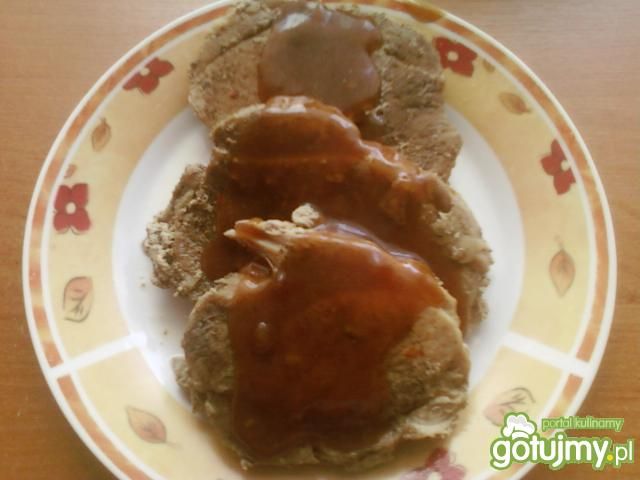 Łopatka polana sosem