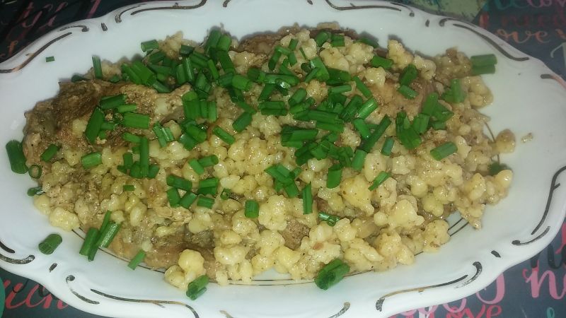 Łopatka wieprzowa smażona z tarhonya