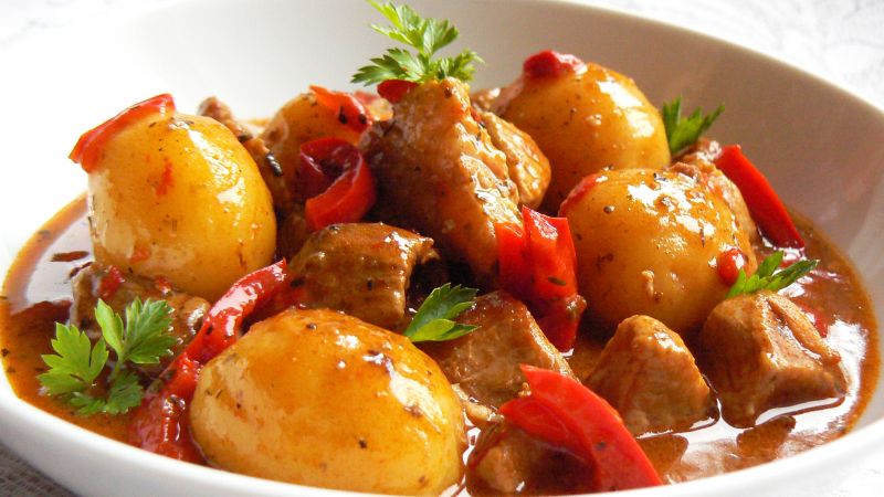 Łopatka z papryką w sosie z dodatkiem curry