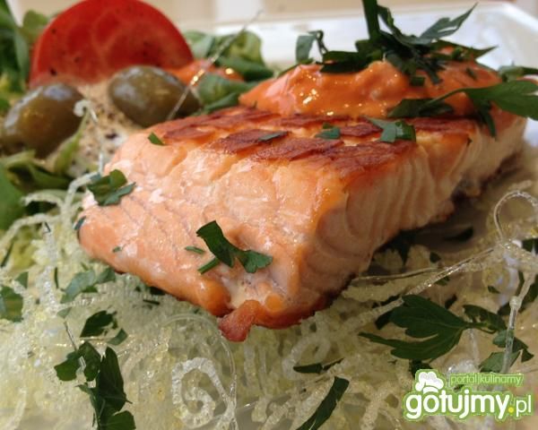 Łosoś grillowany na sojowej pierzynce Łosoś grillowany na sojowej pierzynce