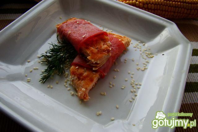 łosoś grillowany zawijany w carpaccio łosoś grillowany zawijany w carpaccio