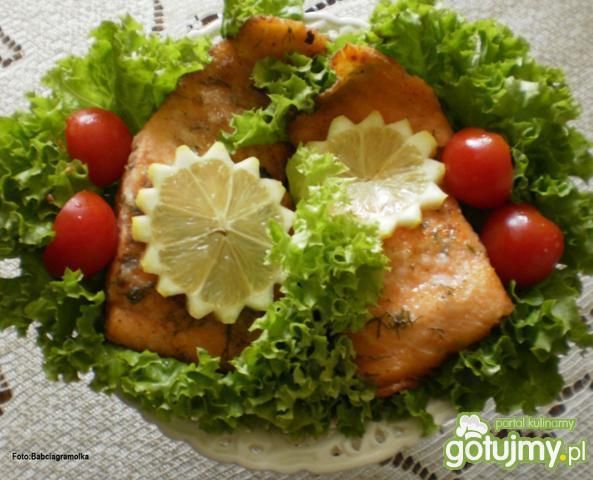 Łosoś  na maśle czosnkowym