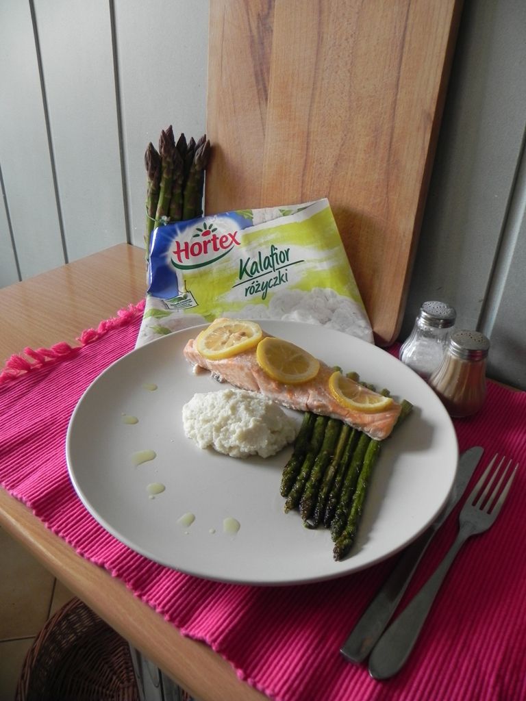 Łosoś na parze z puree z kalafiora Łosoś na parze z puree z kalafiora