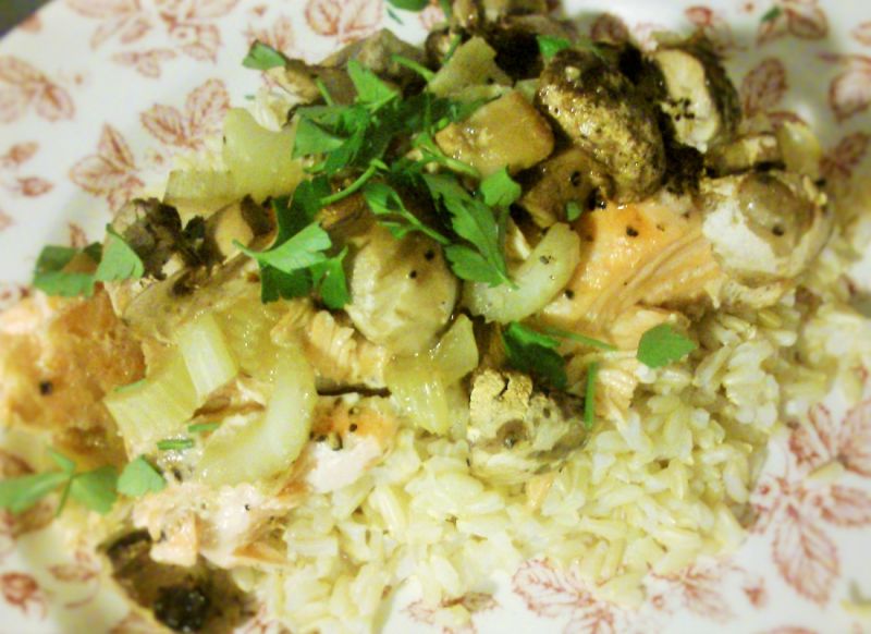 Łosoś pieczony z pieczarkami