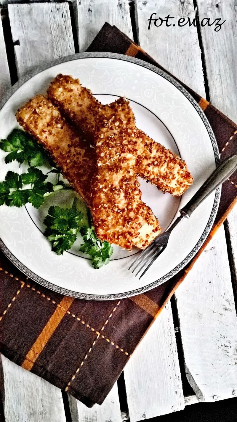 Łosoś w gryczanej panierce i wędzonej soli