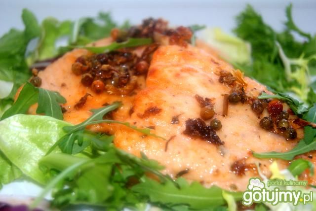 Łosoś w pieprznych kwiatach  Łosoś w pieprznych kwiatach