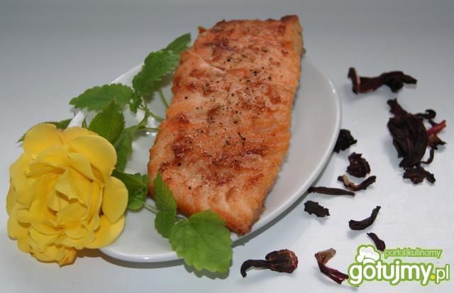 Łosoś w różanej marynacie :