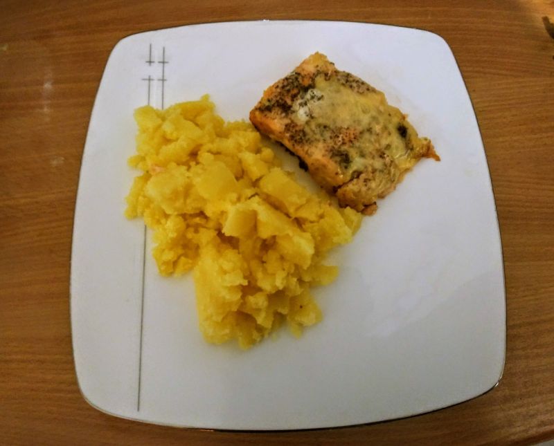 Łosoś w sosie musztardowym, z serem