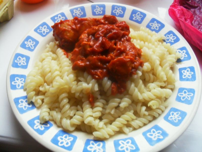 Łosoś w sosie pomidrorowym