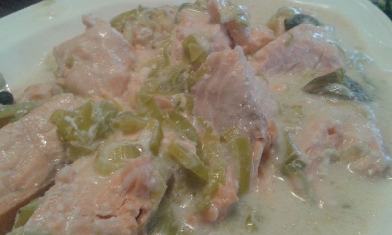 Łosoś w sosie śmietanowo - porowym