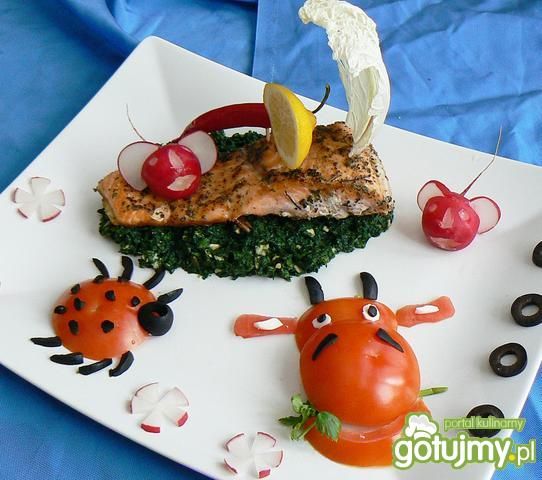 Łosoś w towarzystwie krówki i biedrony