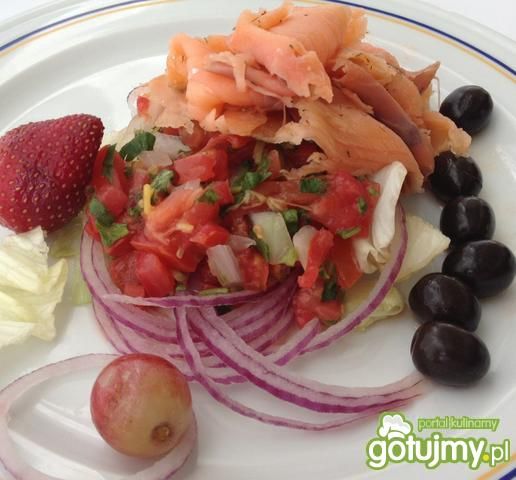 Łosoś wędzony na meksykańskiej salsie Łosoś wędzony na meksykańskiej salsie