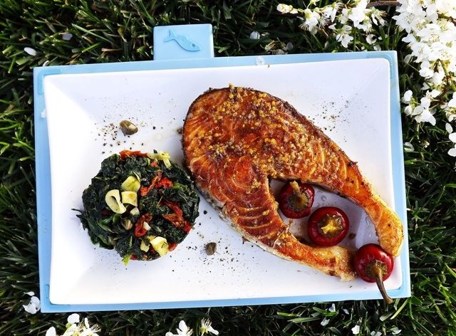 Łosoś  z babeczką szpinakową – kolorową Łosoś  z babeczką szpinakową – kolorową