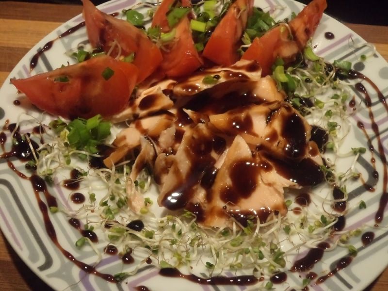 Łosoś z sosem balsamicznym