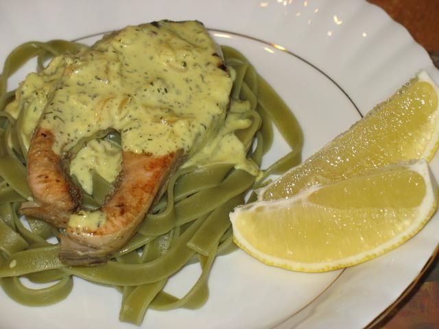 Łosoś z sosem cytrynowym