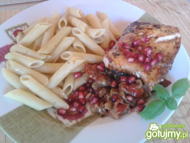 Łosoś z suszonymi pomidorami