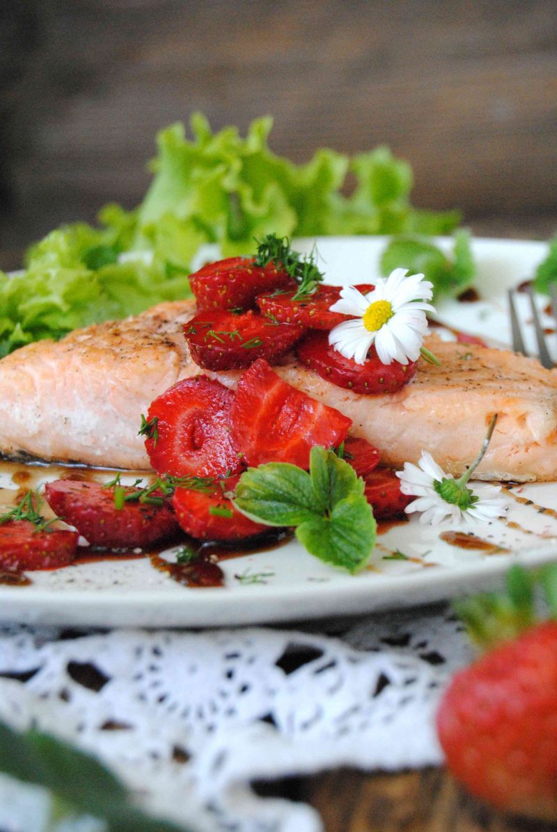 Łosoś z truskawkami  Łosoś z truskawkami