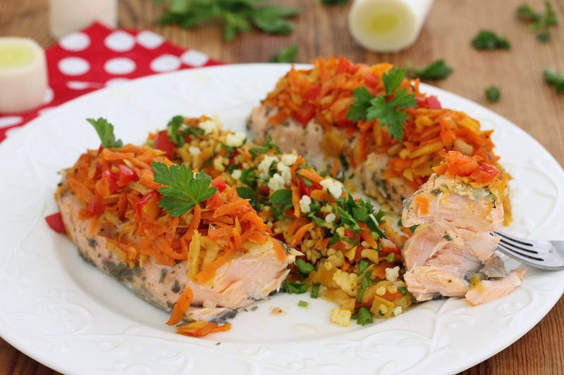 Łosoś z warzywami i kuskusem Łosoś z warzywami i kuskusem