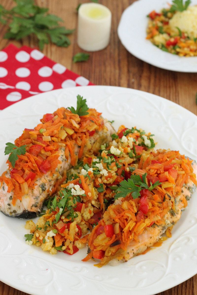 Łosoś z warzywami i kuskusem Łosoś z warzywami i kuskusem