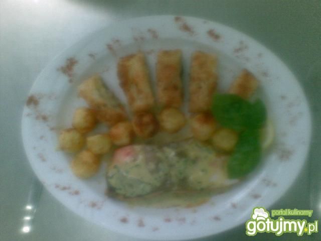 Łosoś z warzywami smażony na maśle Łosoś z warzywami smażony na maśle