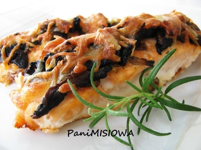 Łosoś zapiekany pod pieczarką Łosoś zapiekany pod pieczarką