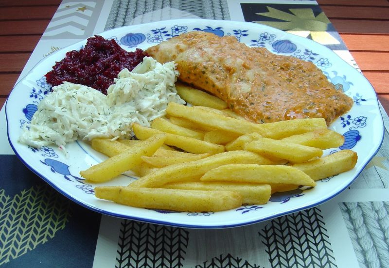 Łosoś zapiekany w sosie śmietanowym Łosoś zapiekany w sosie śmietanowym