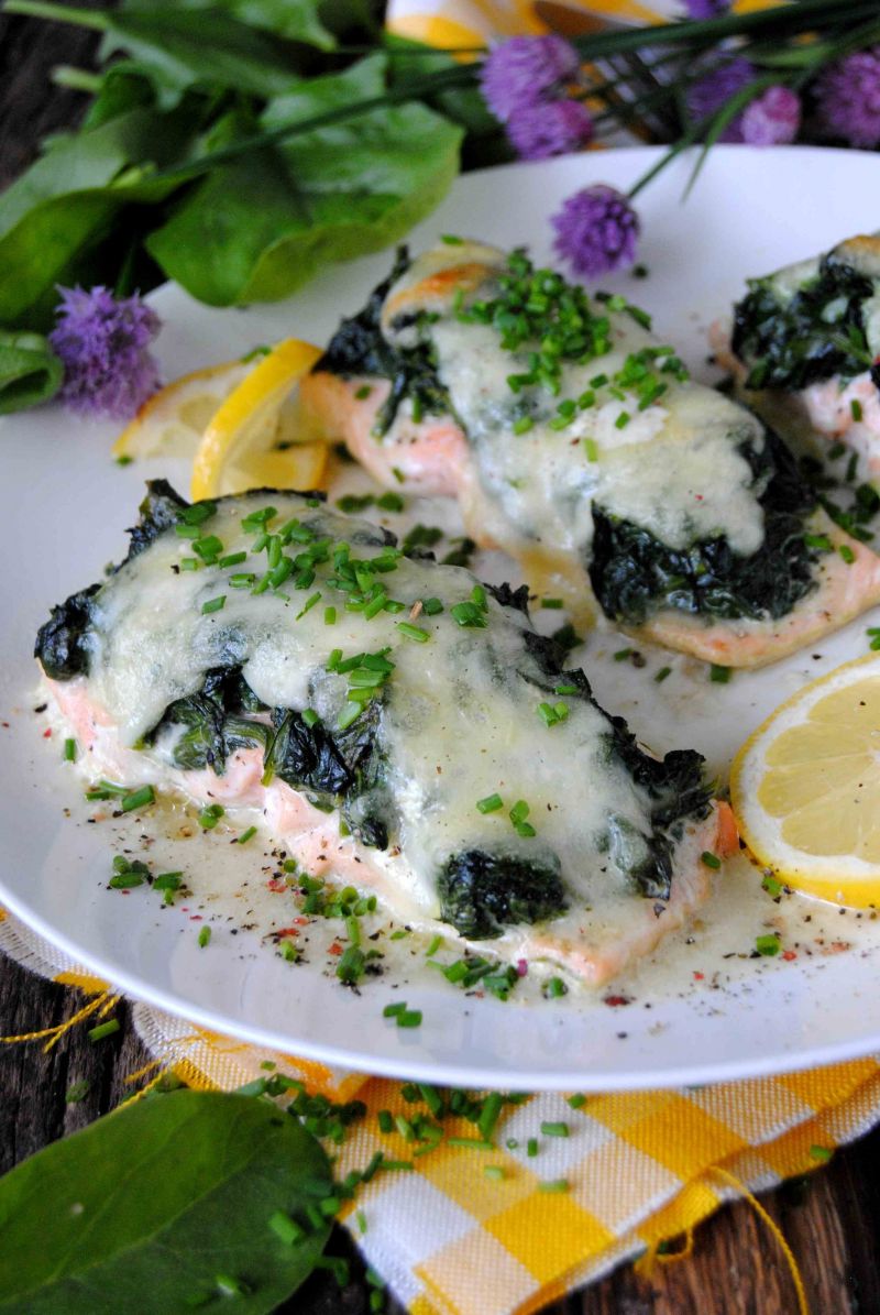 Łosoś ze szpinakiem i mozzarellą