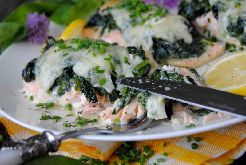 Łosoś ze szpinakiem i mozzarellą