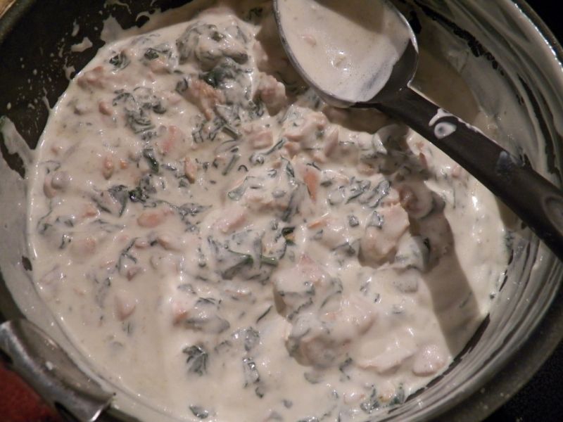 Łosoś ze szpinakiem i śmietaną 