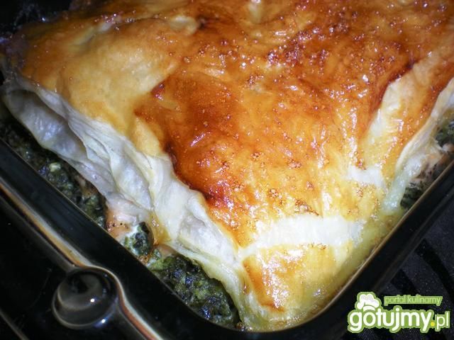 Łosoś ze szpinakiem zapiekany w cieście