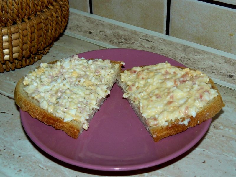 Łososiowa pasta jajeczna lub z szynką Łososiowa pasta jajeczna lub z szynką