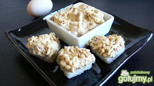 Łososiowo- jajeczna pasta do chleba Łososiowo- jajeczna pasta do chleba