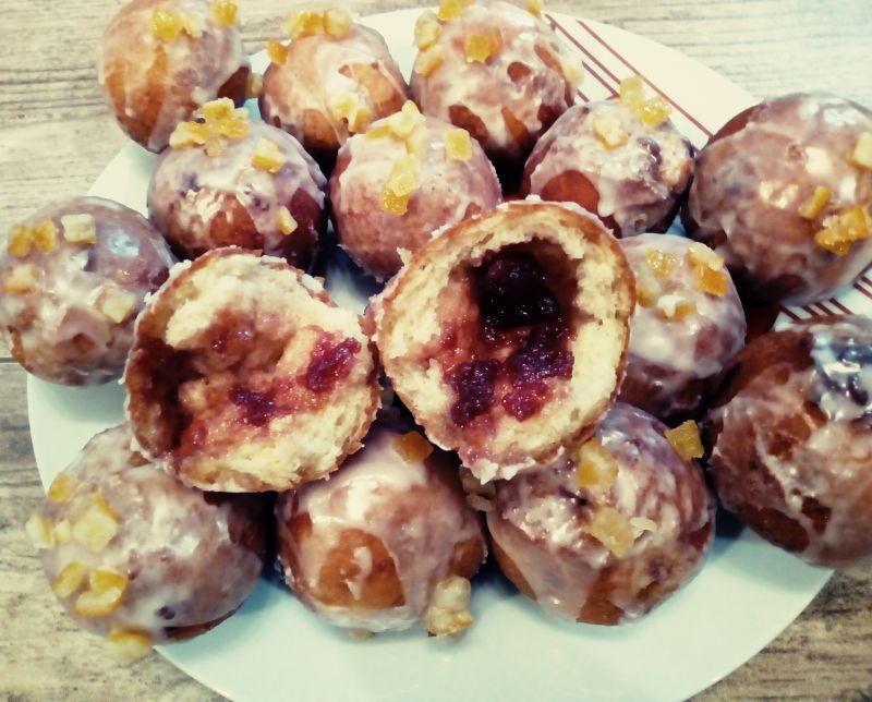 Lukrowane mini pączki serowe z nadzieniem różanym