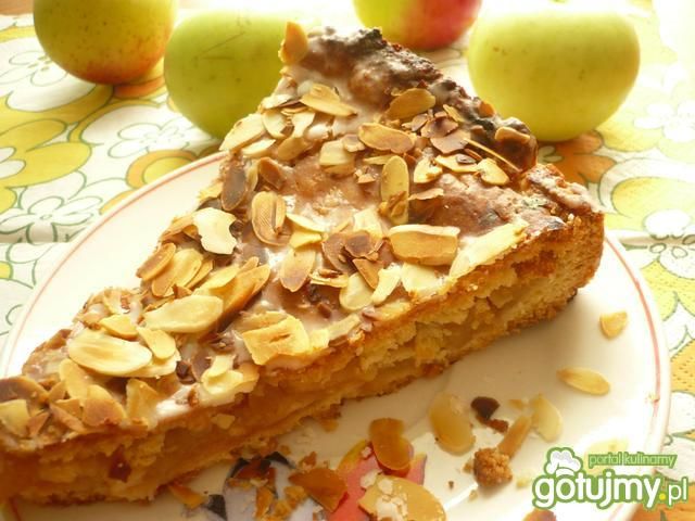 Lukrowany jabłecznik z migdałami