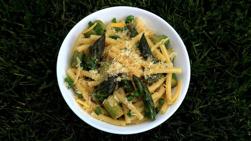 Maccheroni w sosie maślanym ze szparagami Maccheroni w sosie maślanym ze szparagami