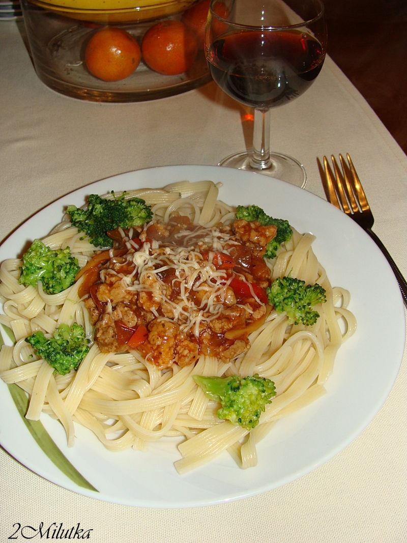 Mafaldine a'la bolognese z brokułem Mafaldine a'la bolognese z brokułem