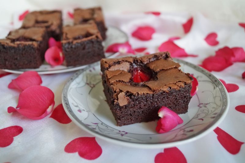 Majo-brownie z truskawkami Majo-brownie z truskawkami