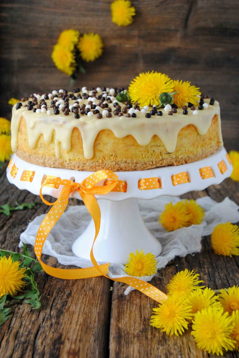 Majowy sernik z mniszkiem lekarskim 