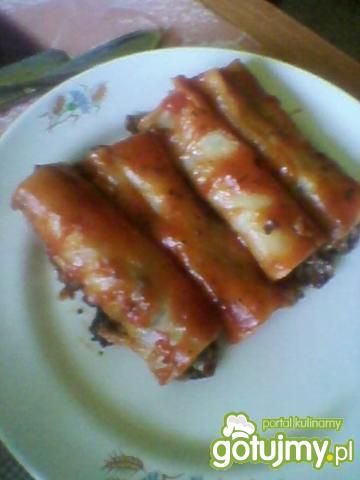 Makaron cannelloni z sosem spaghetti