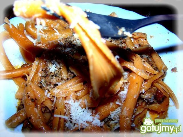 Makaron chili z sosem mięsno-pomidorowym Makaron chili z sosem mięsno-pomidorowym