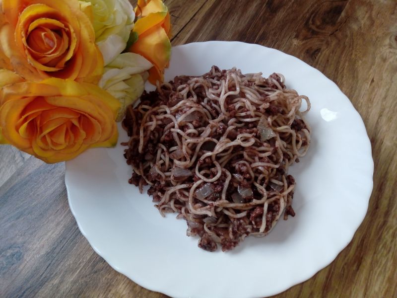 Makaron chiński z kaszanka Makaron chiński z kaszanka