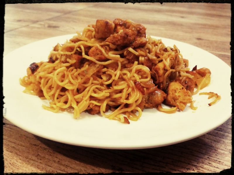 Makaron chiński z kurczakiem