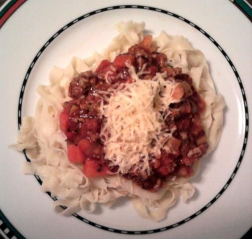 Makaron domowy z sosem bolognese