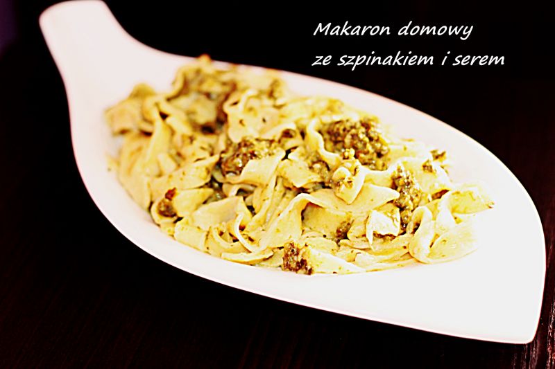 Makaron domowy ze szpinakiem i serem