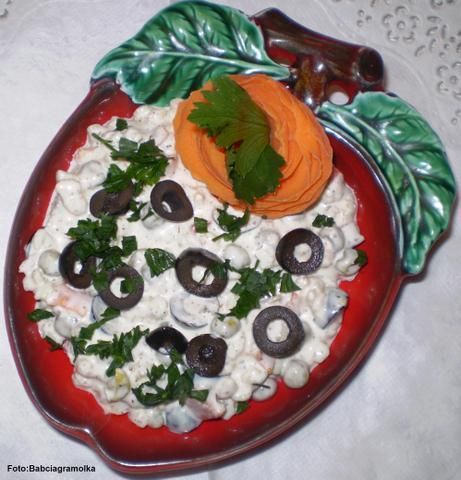 Makaron gwiazdki z  pieczonym kurczakiem