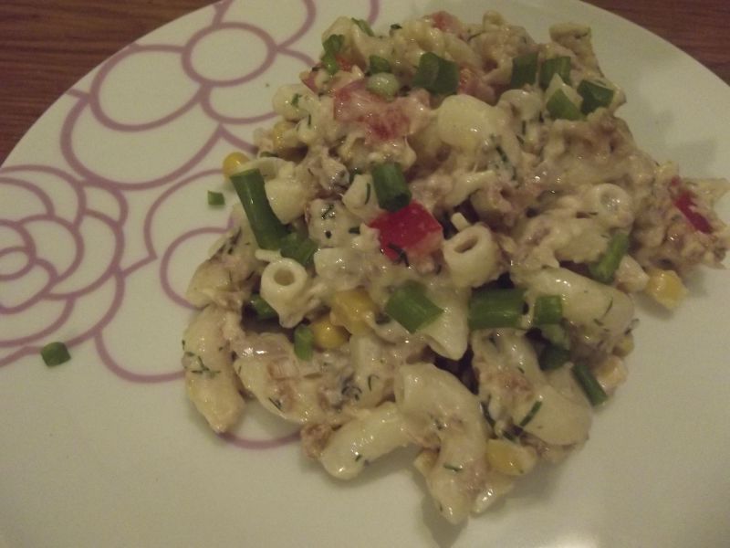 Makaron kolanka z tuńczykiem 