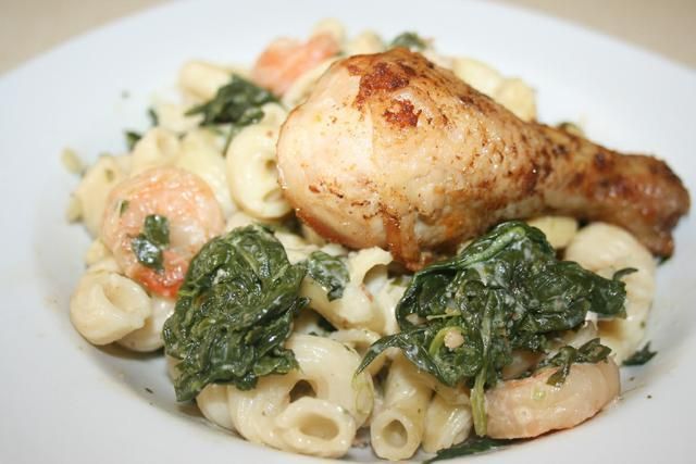 makaron,krewetki,kurczak,szpinak makaron,krewetki,kurczak,szpinak