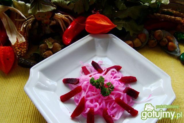 Makaron  na różowo z buraczkami 