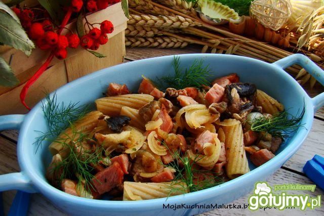 Makaron na szybko z szynką i pieczarkami Makaron na szybko z szynką i pieczarkami